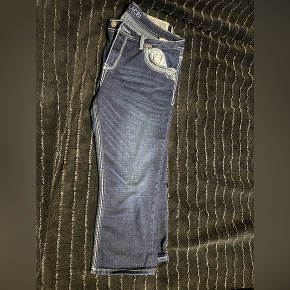 Grace in LA capris - Picture 2 of 6